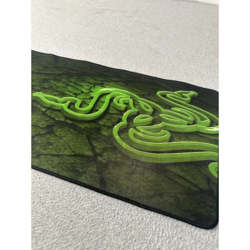 Razer Goliathus Fissure Extended Control Cross Ex Mouse Pad Wrist Rest Green